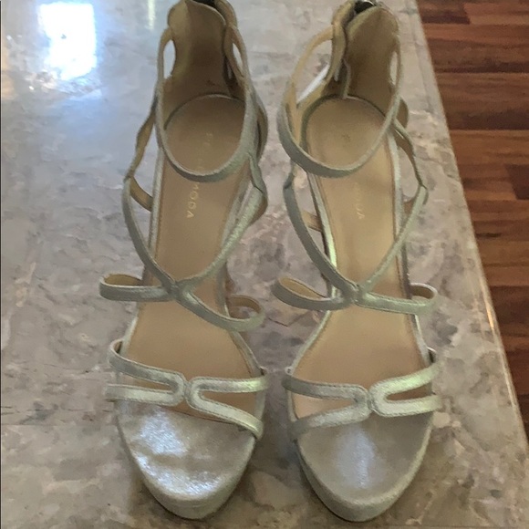 Pelle Moda Platform Sandals - Picture 1 of 8